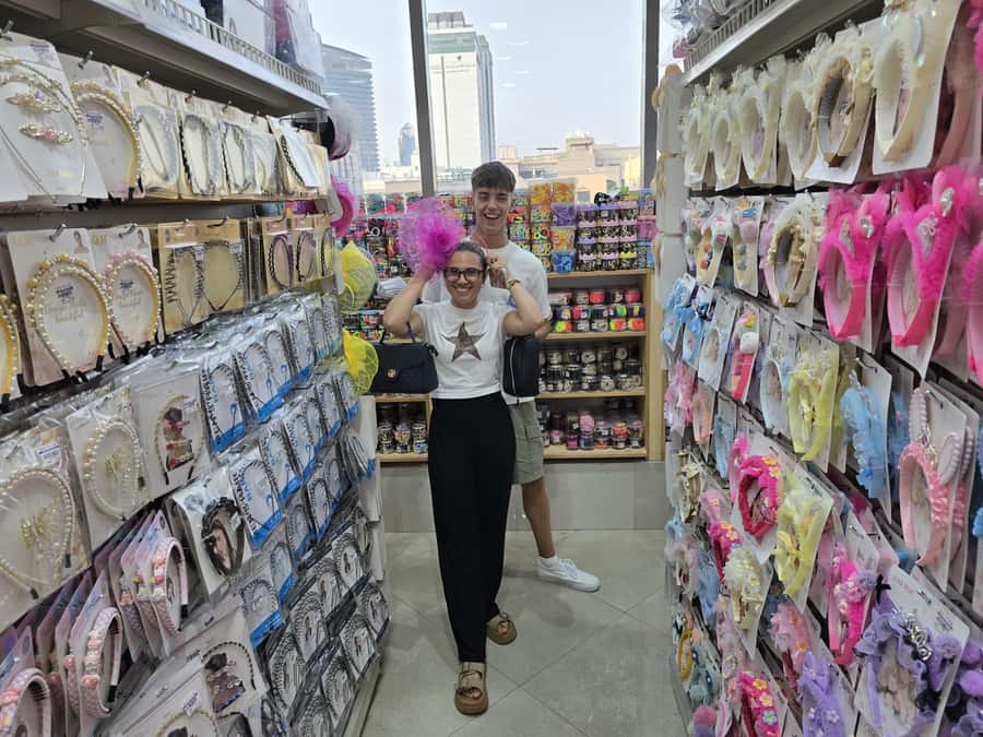 Dubai: Magic & Secret new Shopping Tour - Starting at ADCB Metro Station at 5 PM