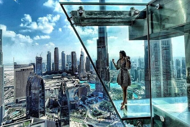 Dubai Mall Aquarium with Penguin Cove + Skyview Ticket - The one-time glass slide