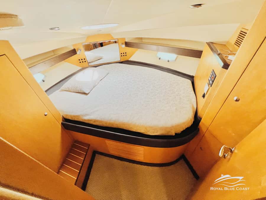 Dubai Marina: 2-Hour Mini Yacht Ride - Is $250 good value for up to 10 people?