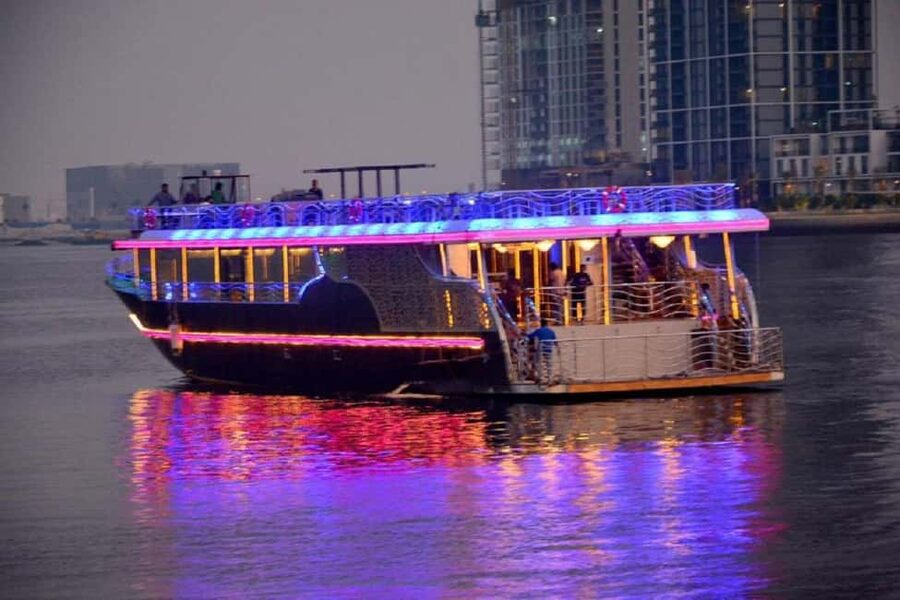 Dubai Marina Dhow Cruise: Dinner Buffet & Live Entertainment - Buffet dinner with international and Asian choices