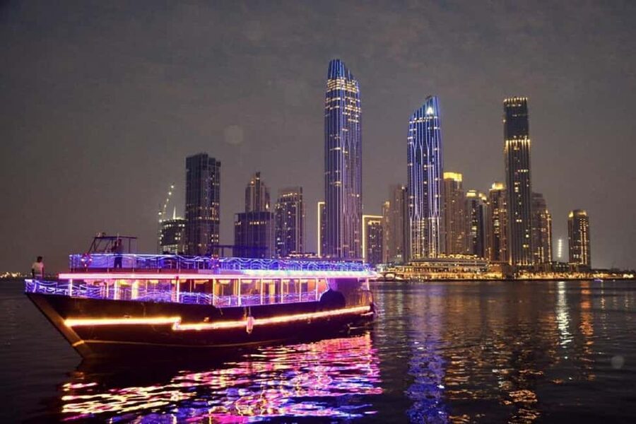 Dubai Marina Dhow Cruise: Dinner Buffet & Live Entertainment - What each route stop adds to the evening