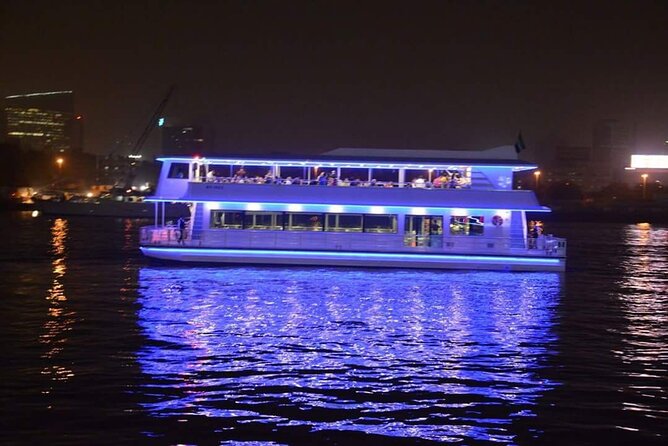 Dubai Marina Dinner Cruise with Live Shows - Boarding a busy group boat