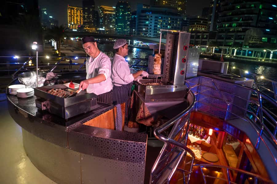 Dubai: Marina Luxury Dhow Dinner Cruise - The Arabic welcome before dinner
