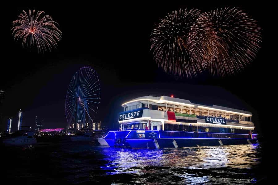 Dubai Marina: Luxury Dinner Cruise, Live Show, Open Bar & DJ - What dinner is like onboard