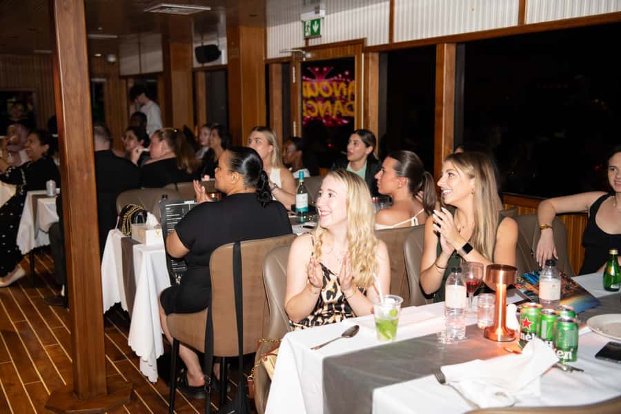 Dubai Marina: Luxury Dinner Cruise, Live Show, Open Bar & DJ - Choosing between soft drinks and the alcohol package