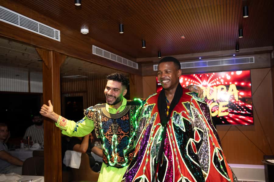 Dubai Marina: Luxury Dinner Cruise, Live Show, Open Bar & DJ - Who should book this Dubai Marina cruise?