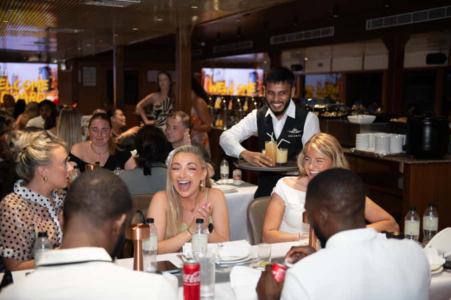 Dubai Marina: Luxury Dinner Cruise, Live Show, Open Bar & DJ - The two-hour route and skyline views