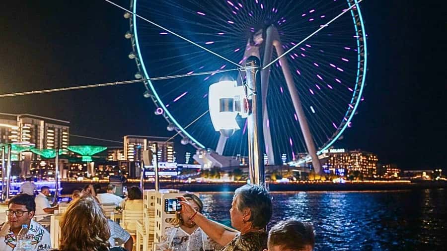 Dubai: Marina Premium Dinner Cruise with Unlimited Drinks - The upper deck is worth seeking out