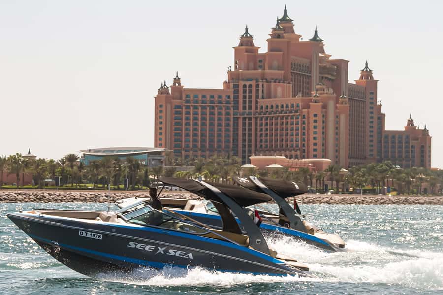 Dubai: Marina Private Boat Tour & Palm Jumeirah Sightseeing - The 120-minute cruise for the fullest route