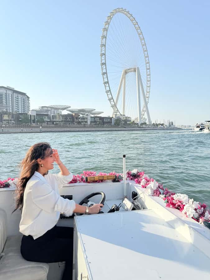 Dubai Marina: Private Boat Tour with Flower - Key points to know before booking