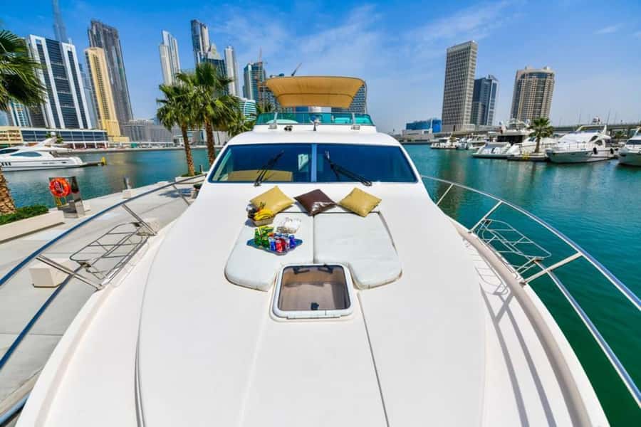 Dubai: Marina Private Luxury Yacht Tour - Atlantis, the Anchor, and the best photo angles