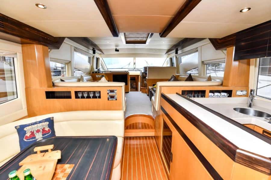 Dubai: Marina Private Luxury Yacht Tour - Choosing two hours or three hours