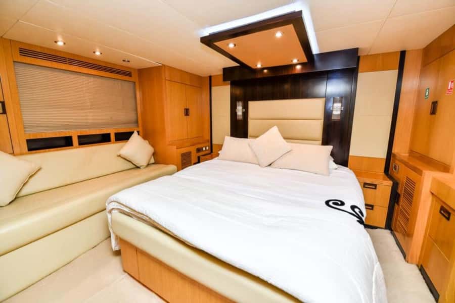 Dubai: Marina Private Luxury Yacht Tour - What this yacht tour does best