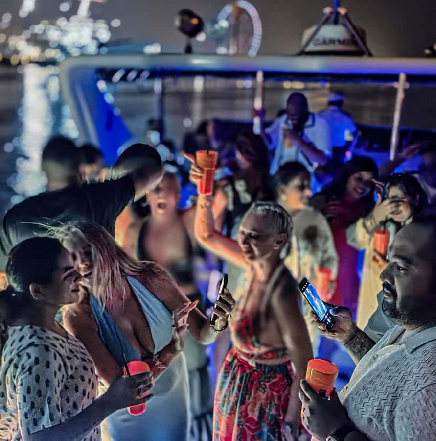 Dubai: Marina Yacht Party with BBQ, Unlimited Drinks and DJ - What the four-hour schedule actually feels like