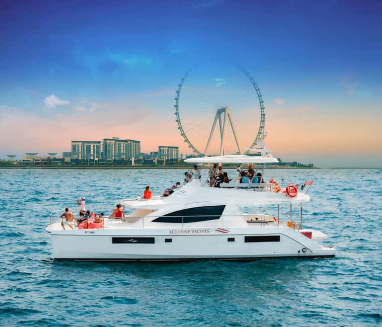 Dubai Marina Yacht Tour: Ain Wheel, JBR & Harbour in 1 Hour - Getting to the Marina meeting point