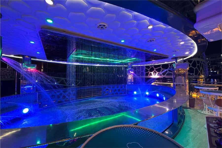 Dubai: Mega Yacht Dinner Cruise with Buffet - Who will enjoy this Dubai dinner cruise