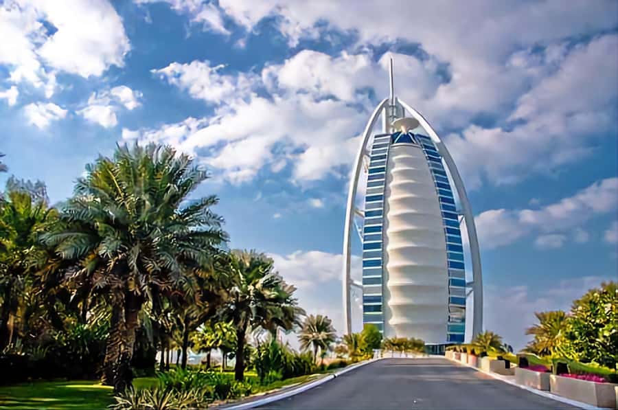 Dubai: Old to New Dubai Private Half-Day Sightseeing Tour - Burj Al Arab and Madinat Jumeirah