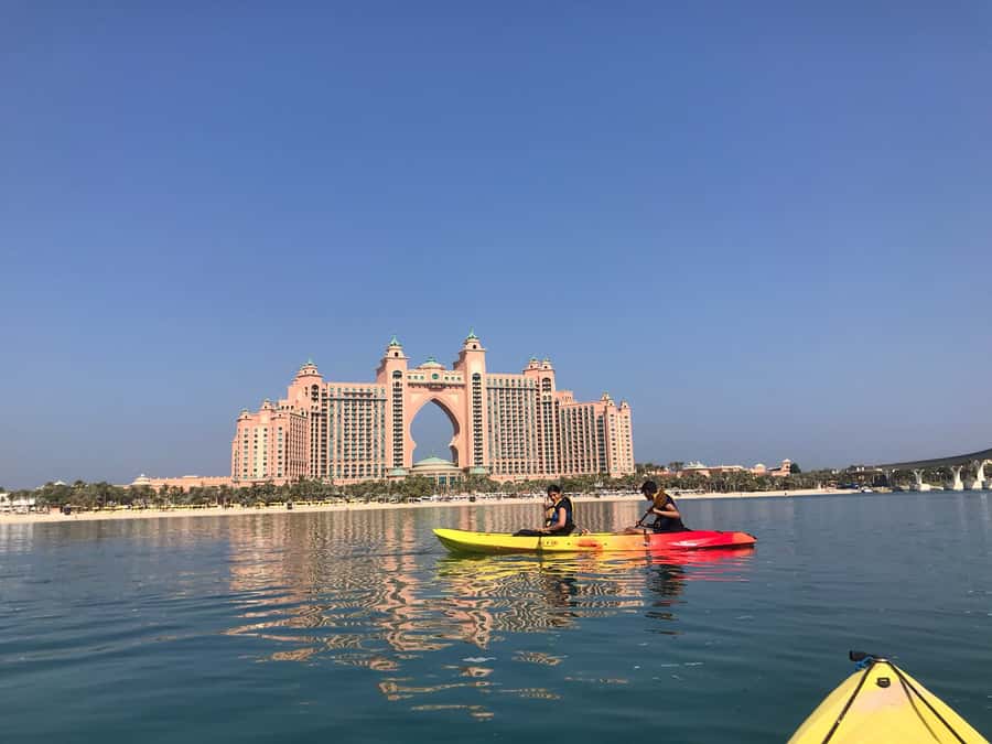 Dubai: Palm Jumeirah Guided Kayaking Tour - Facilities, equipment, and what you need to bring