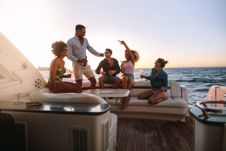 Dubai: Private Boat Cruise from Dubai Marina up to 12 people - Why a private Dubai cruise works so well