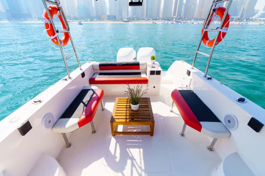 Dubai: Private Coastline Landmarks Mini-Yacht Tour - Why seeing Dubai from the sea works so well