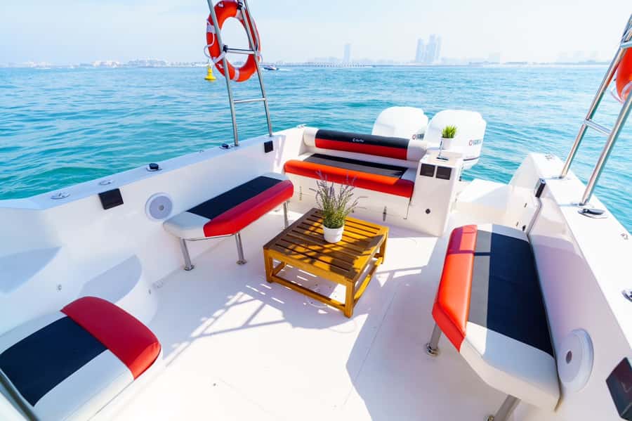Dubai: Private Coastline Landmarks Mini-Yacht Tour - Atlantis at the Palm’s tip