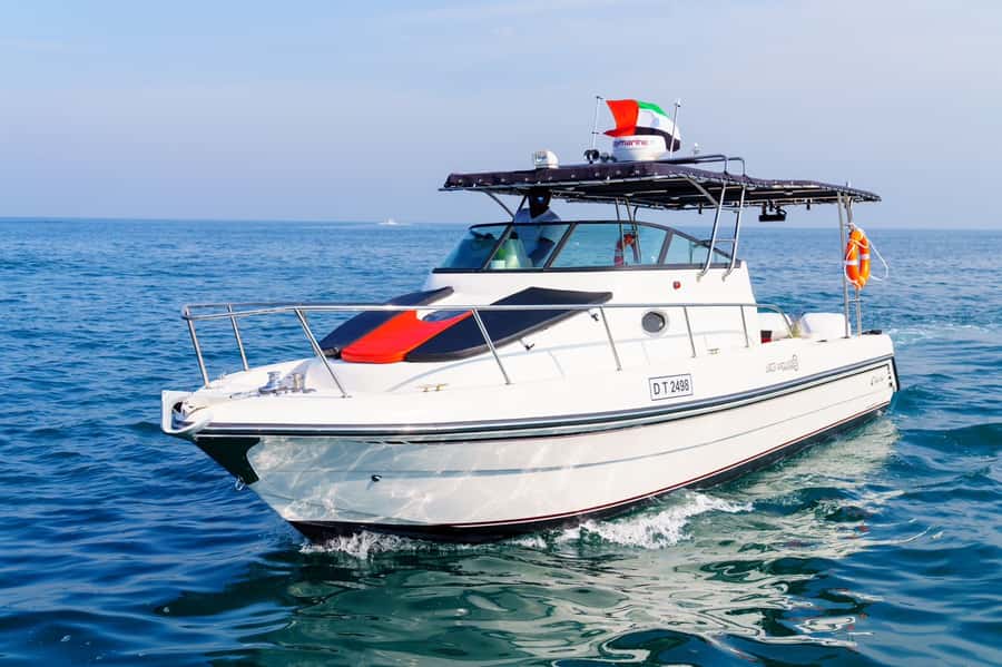 Dubai: Private Coastline Landmarks Mini-Yacht Tour - Drinks, seating, and comfort on board
