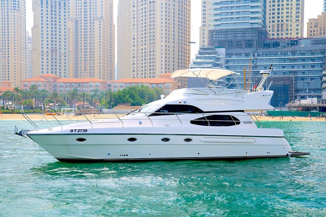 Dubai: Private Luxury Cruise on a Stylish 50ft Yacht - What the one-hour Dubai Marina cruise includes
