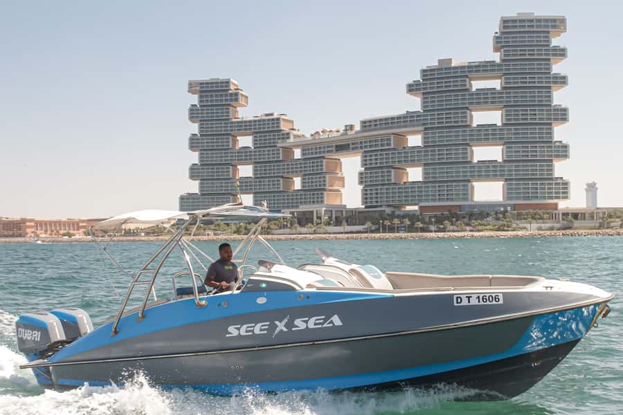 Dubai: Private Luxury Night Boat Tour - The 80-minute route around the marina coast