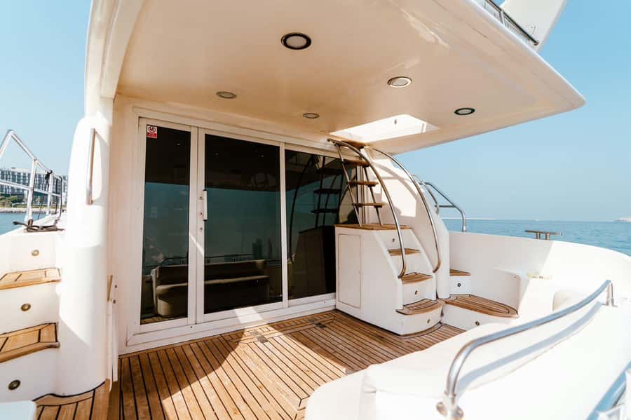 Dubai: Private Luxury Yacht Tour on a 50-Foot Yacht - What the crew adds
