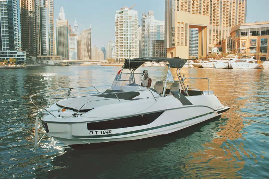 Dubai: Private Sea Escape Cruise - Swim, Tan & Sightsee - Choosing one, two, or three hours