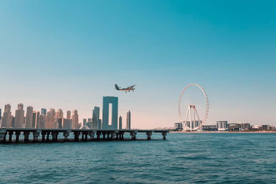 Dubai: Private VIP Luxury Yacht Tour with BBQ & Drinks - Bluewaters Island and Ain Dubai