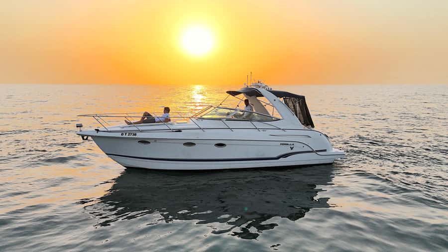 Dubai: Private Yacht Cruise for Unforgettable Memories - Leaving from Dubai Harbour, not Dubai Marina