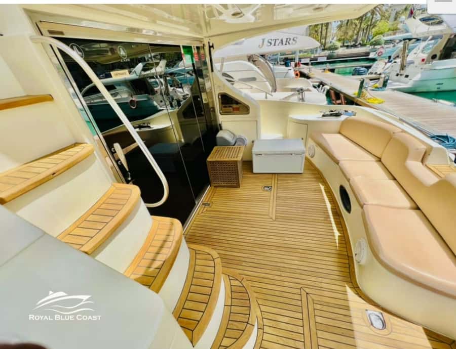 Dubai: Private Yacht Tour 50 feet - What the private format changes