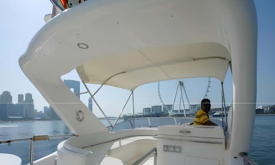 Dubai: Private Yacht Tour Experience with Soft Drinks - Choosing the right duration for your group