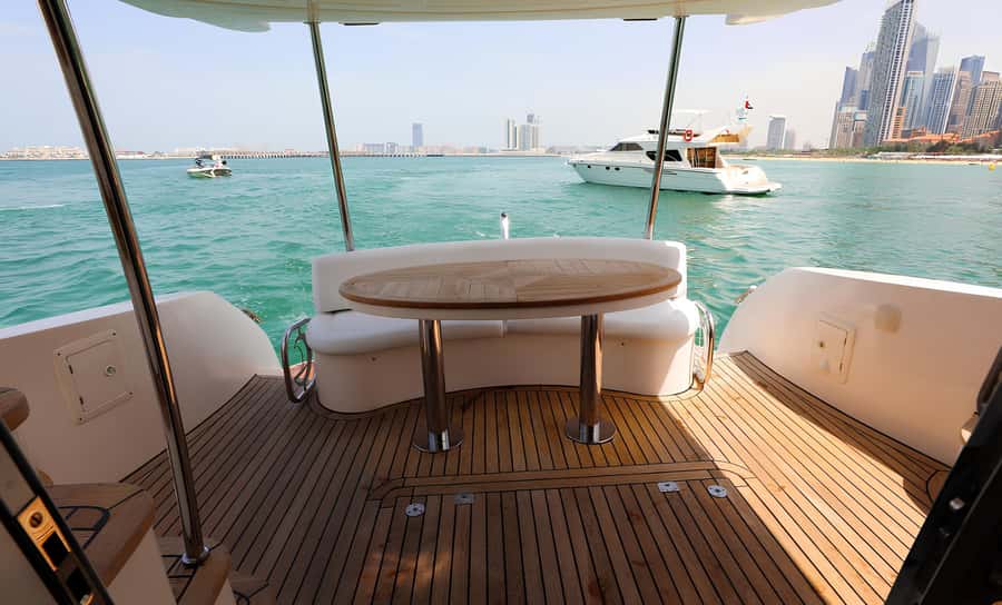 Dubai: Private Yacht Tour Experience with Soft Drinks - Atlantis and the case for three hours or more