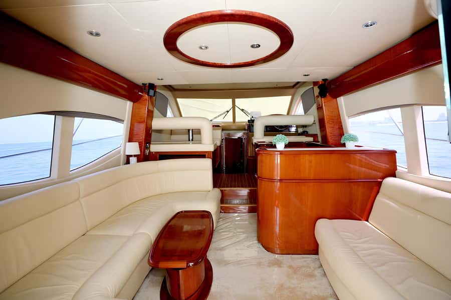 Dubai: Private Yacht Tour Experience with Soft Drinks - Service that suits families and celebrations