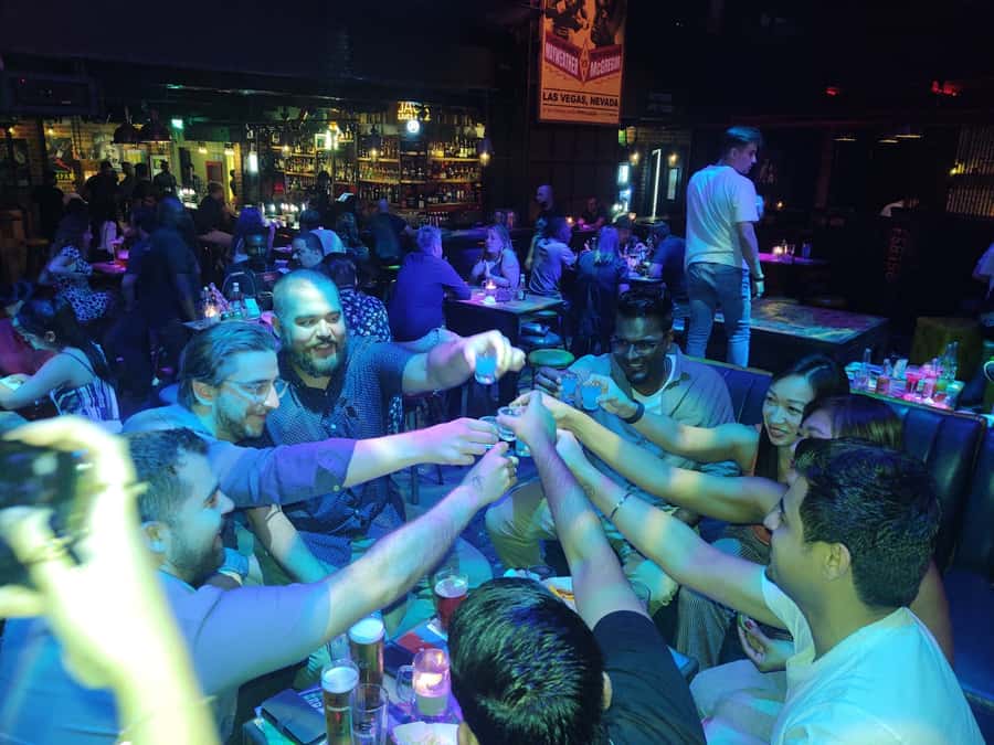 Dubai: Pub Crawl Nightlife Tour - Dress, age, and health rules
