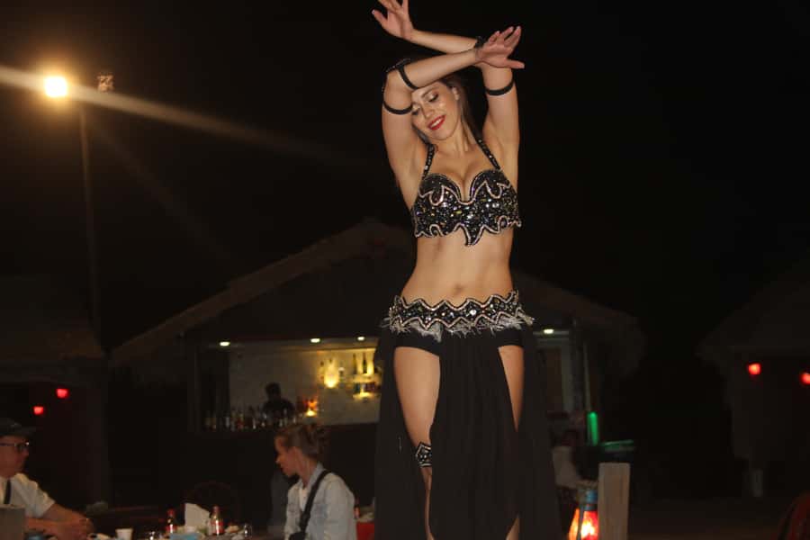 Dubai: Red Dune Desert, Dune Buggy Ride & BBQ Buffet Dinner - Arabic coffee, dates, and the evening camp