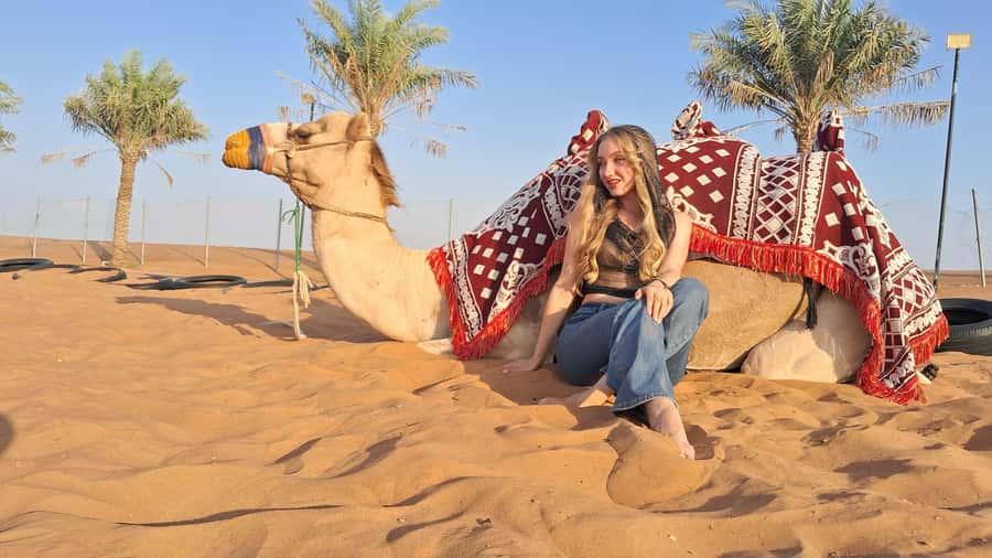 Dubai: Red Dunes Desert Safari with Premium Camp BBQ & Shows - Arabic coffee and the premium camp welcome