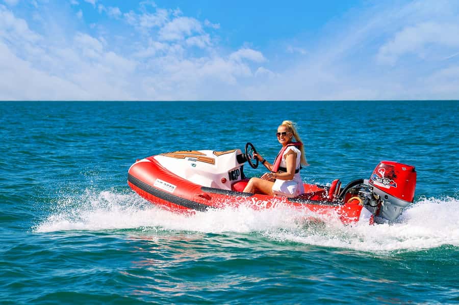 Dubai: Self-Drive Boat Experience for 1 or 2 People - Ain Dubai and the wide city view