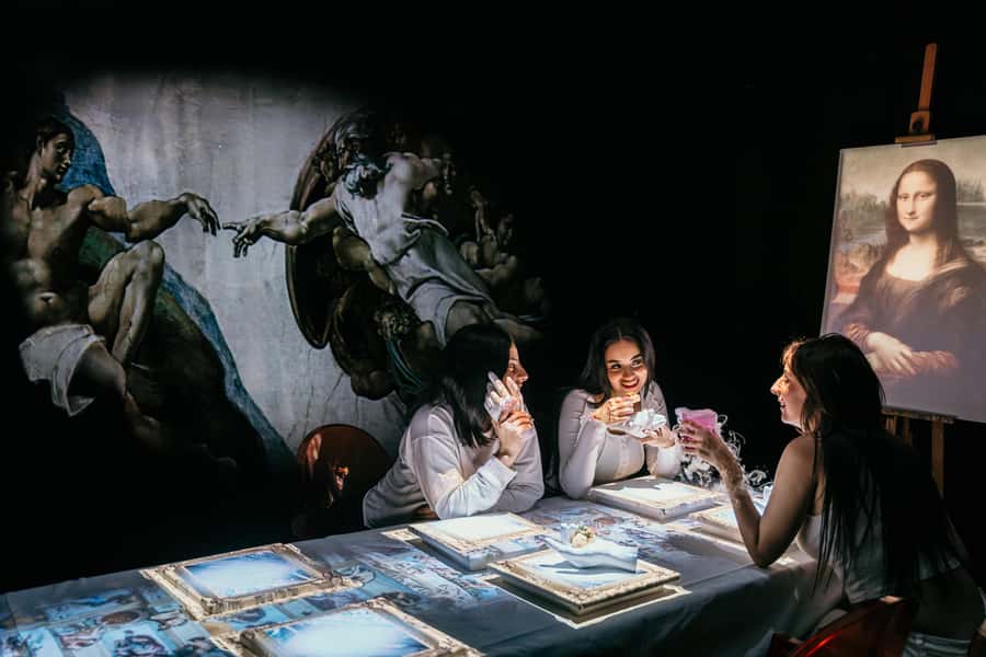 Dubai: Seven Paintings Immersive Dining Show Tickets - What happens during the seven courses