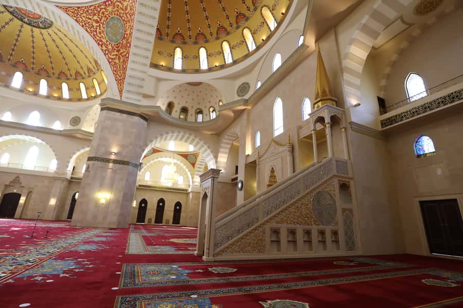 Dubai: Sheikh Zayed Mosque, Fujairah and Khorfakkan Tour - Practical preparation for the nine-hour outing