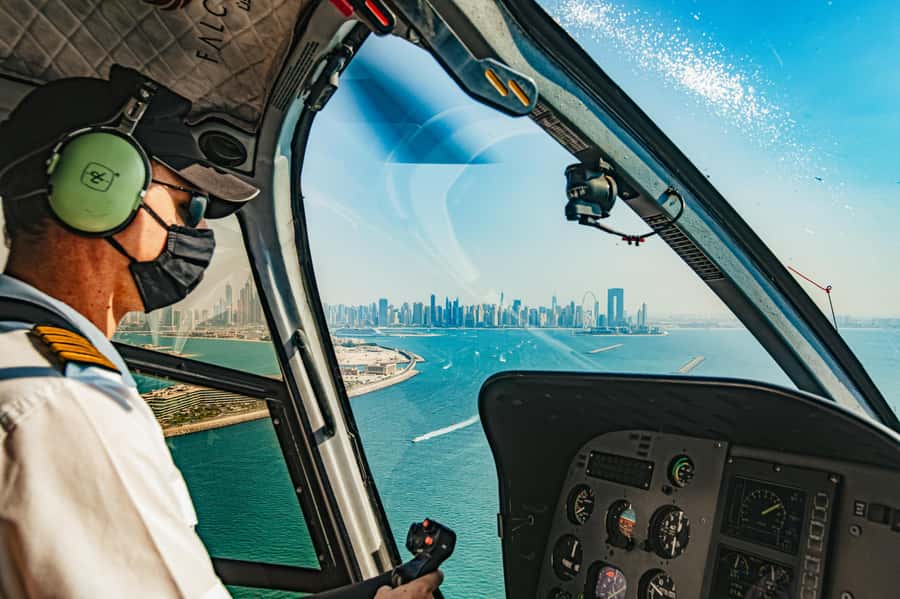 Dubai: Sightseeing Helicopter Ride from The Palm - The 15-minute route and the World Islands