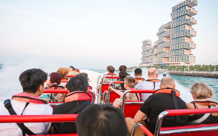 Dubai: Sightseeing Speedboat Tour with Live Tour Guide - How thrilling is the speed?