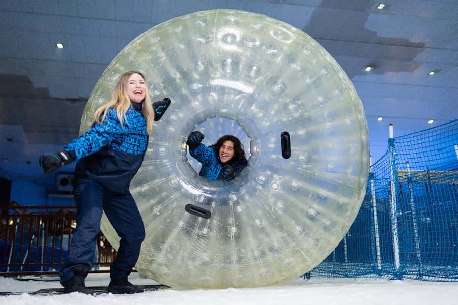Dubai: Ski Dubai Snow Plus Pass - Getting suited up with the included winter gear
