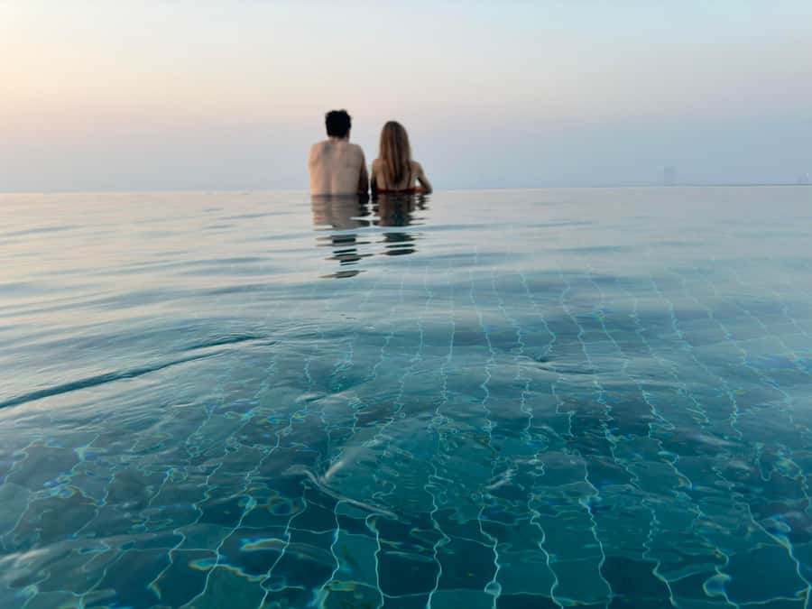 Dubai: Sky Pool and Palm Observatory Access - Who will enjoy this most
