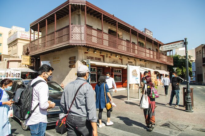 Dubai Souks, Food & Culture Walking Tour - Ending with an Emirati meal in Al Fahidi