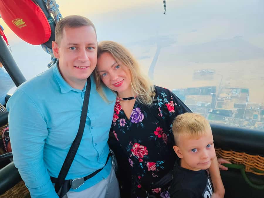 Dubai: Sunrise Hot Air Balloon Flight, Breakfast, Camel Ride - Forty-five to sixty minutes above the dunes