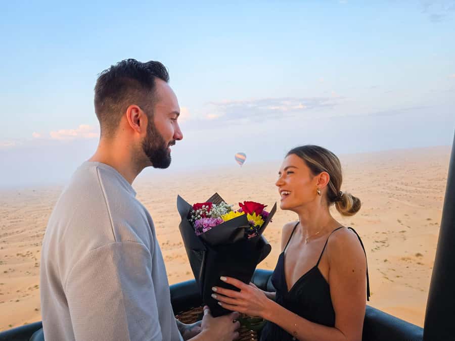 Dubai: Sunrise Hot Air Balloon Flight, Breakfast, Camel Ride - Weather, clothing, and the importance of flexibility