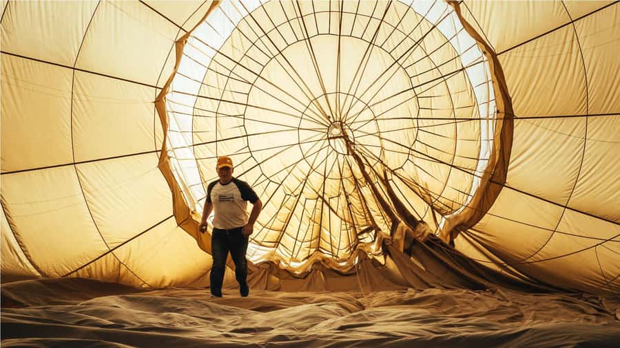 Dubai: Sunrise Hot Air Balloon Tour with E-Certificate - Looking for camels, oryx, and gazelles